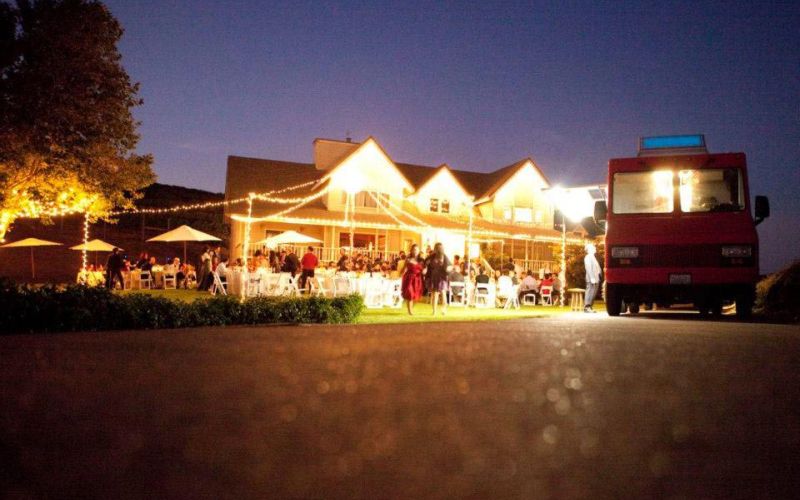 catered on-site wedding reception seafood dinner with Sam's ChowderMobile